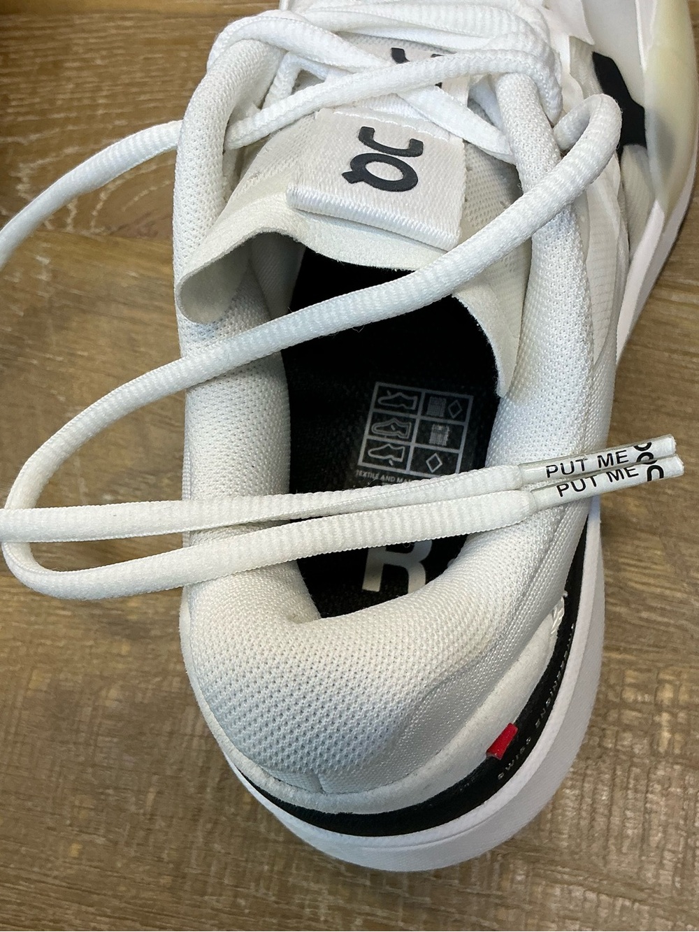 On The Roger Pro 2 Tennis/Pickleball Shoes White and Black Womens Size 7 - Picture 12 of 13